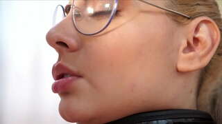 این گربه از Sussy-عشق