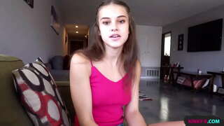 Chị gái của tôi phát hiện ra bạn trai của cô đã lừa dối cô, và muốn lấy lại vào anh ta, cô ấy hỏi tôi làm tình với cô ta và cho cô ấy mất hình ảnh của chúng ta - Ellie Idol