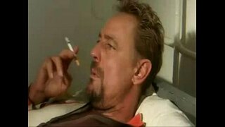 Vell home maleït joves legiala