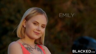 ЗАТЕМНЕННАЯ Նա եղել է արձակուրդում և ուզում էր իրեն ինչ нибудьБиби սի