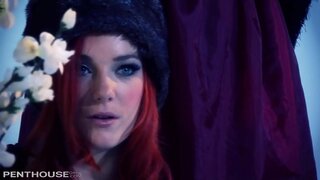 Penthouse Lesbians Dani og Marie fuck hinanden i sneen